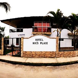 Nics Place Hotel Bocas Town Exterior photo