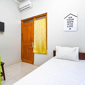 Oyo 3153 D'Homey Surakarta  Exterior photo