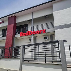 RedDoorz Syariah near Universitas Syiah Kuala Aceh Hotel Lamnyong Exterior photo