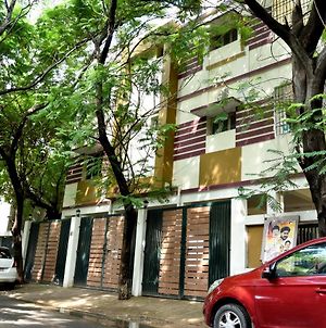 Sree Devi Niwas Apartment Chennai Exterior photo