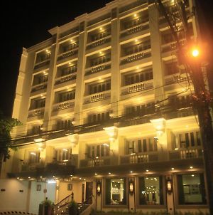 Herald Suites Polaris - Multiple Use Hotel Manila Exterior photo