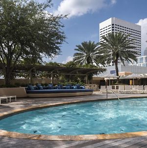 Four Seasons Hotel Houston Exterior photo