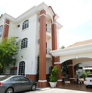Oyo 905 Hotel De'Light Villa Kota Bahru Exterior photo
