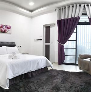 Teratak Persona Homestay. 4 Rooms Double Storey Terrace In Kuantan City. Exterior photo