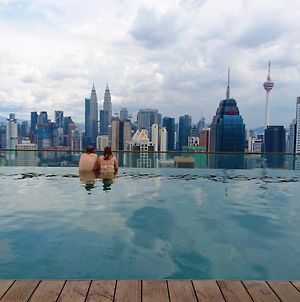 KLCC Regalia Suites Infinity Pool Kuala Lumpur Exterior photo