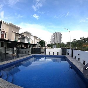 Private Swimming Pool/ Ktv /Bbq /Party Event Villa Johor Bahru Exterior photo