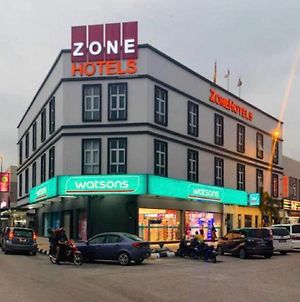 Zone Hotels Teluk Panglima Garang Exterior photo