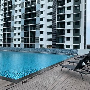 Desaru Utama Apartment With Swimming Pool View Near To Carpark Exterior photo