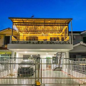 The White House By Nesthome【Bbq Steamboat Netflix】 Johor Bahru Exterior photo