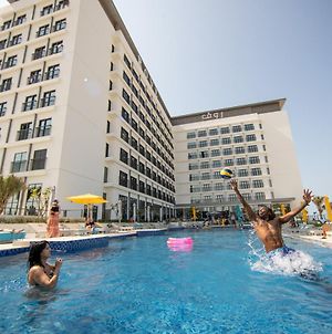 Rove La Mer Beach Hotel Dubai Exterior photo