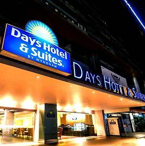 Days Hotel & Suites By Wyndham Fraser Business Park Kl Kuala Lumpur Exterior photo