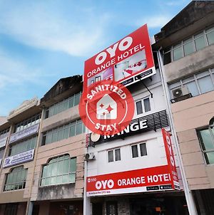 Oyo 90296 Red Orange Hotel Port Klang Exterior photo