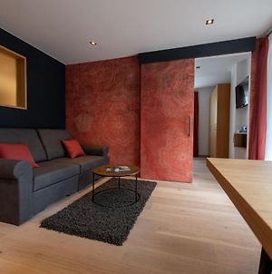 Lapis Monti - Apartments & Suites Burgusio Exterior photo
