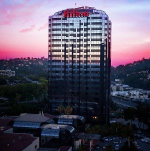 Hilton Los Angeles-Universal City Hotel Exterior photo