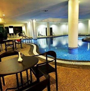Holiday Villa Hotel & Suites Kota Bahru Exterior photo