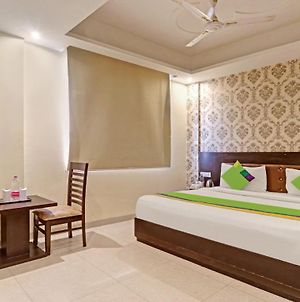 Hotel Paragon Suites New Delhi Exterior photo