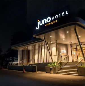 Juno Jatinegara Jakarta Hotel Exterior photo