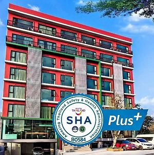 We Valley Hotel- Sha Plus Chiang Mai Exterior photo