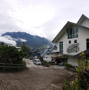 Amazing Grace Lodge Kampong Kundassan Exterior photo