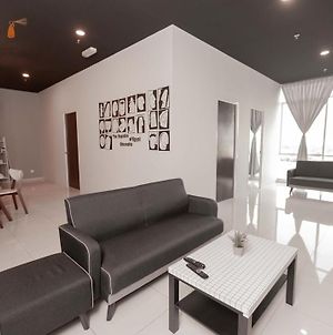 Spacious 3 Bedrooms By Cozy Home Bayan Lepas Exterior photo