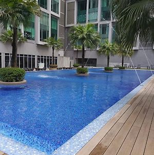Soho Suites Klcc By Rt Group Kuala Lumpur Exterior photo
