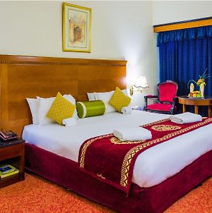 Ramee Guestline Hotel Dubai Exterior photo
