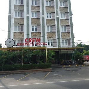 Crew Express Hotel Medan Exterior photo