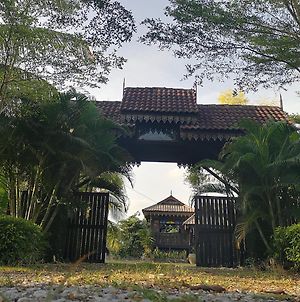 Teratak Nek Piah Villa Kuala Selangor Exterior photo
