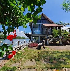 Homestay Ala Riverview Lodge Kota Bahru Exterior photo