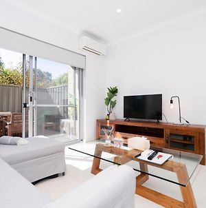 5 First Rate On Fisher 2 Bed 2 Bath Belmont-Cloverdale Apartment Perth Exterior photo