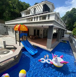 -New- Villa Near Spice Arena 15Pax With Pool Table, Karaoke And Kids Swimming Pool Bayan Lepas Exterior photo