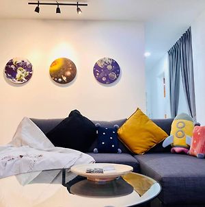 Arcoris Mont Kiara 1 To 7 Pax Netflix Chill Balcony Apartment Kuala Lumpur Exterior photo