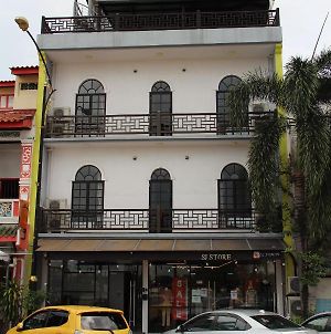 Hotel Decentraland Kuala Terengganu Exterior photo