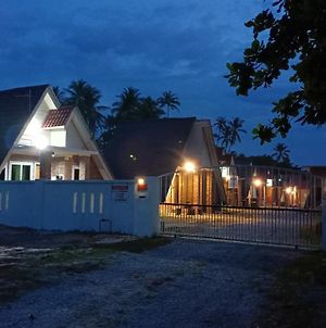 Zainab Cottage Pasir Puteh Exterior photo