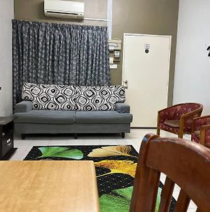 Lovely 3-Bedroom With Free Parking Seremban 2 Exterior photo