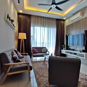 Bukit Indah 6Pax Wifi Netflix 3 Bedroom Johor Bahru Exterior photo