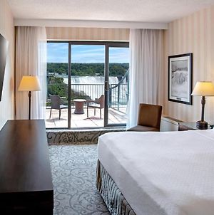 Crowne Plaza Fallsview Hotel Niagara Falls Exterior photo