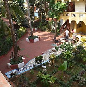 Villa Fatima Beach Resort Goa Exterior photo