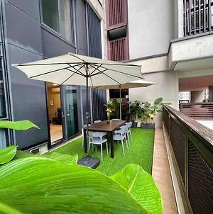 New Arcoris Mont Kiara Huge Balcony For 8 Pax 2 Bedroom -Garden- Kuala Lumpur Exterior photo