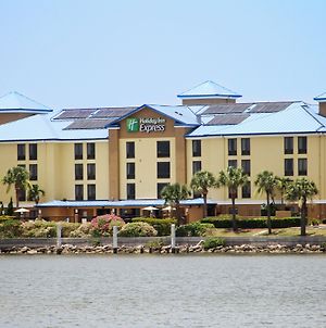 Holiday Inn Express Hotel & Suites Tampa-Rocky Point Island, An Ihg Hotel Exterior photo