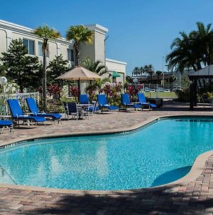 Quality Inn & Suites Near Fairgrounds & Ybor City Tampa Exterior photo