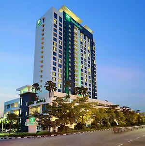 Holiday Inn Melaka, an IHG Hotel Exterior photo