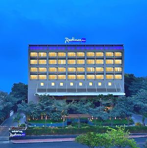 Radisson Blu Bengaluru Outer Ring Road Hotel Exterior photo