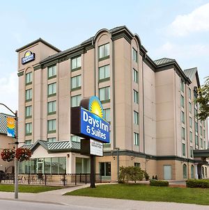 Days By Wyndham Niagara Falls Centre St. By The Falls Hotel Exterior photo