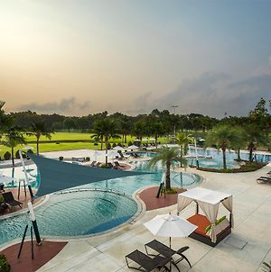 Eastin Thana City Golf Resort Bangkok Exterior photo