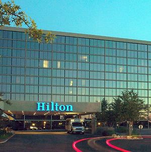 Hilton Kansas City Airport Hotel Exterior photo