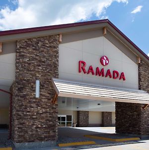 Ramada By Wyndham Columbus Hotel & Conference Center Exterior photo