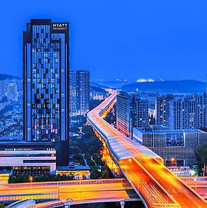 Hyatt Regency Wuhan Optics Valley Exterior photo