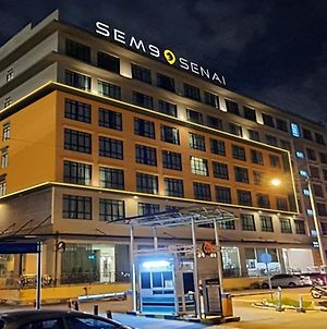 Sem9 Senai "Formerly Known As Perth Hotel" Kulai Exterior photo