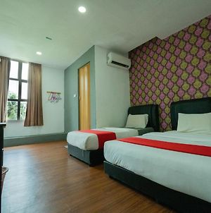 Mary J Hotel Wakaf Che Yeh 2 Exterior photo